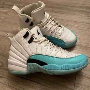 Air Jordan 12 (GS) 5Y light aqua pre owned and worn in good condition